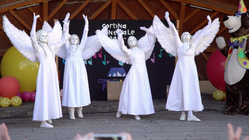 Cortina d'Ampezzo, il Paese delle Meraviglie e dei Balocchi!Un Carnevale  con Alice e Pinocchio. - Zarabazà