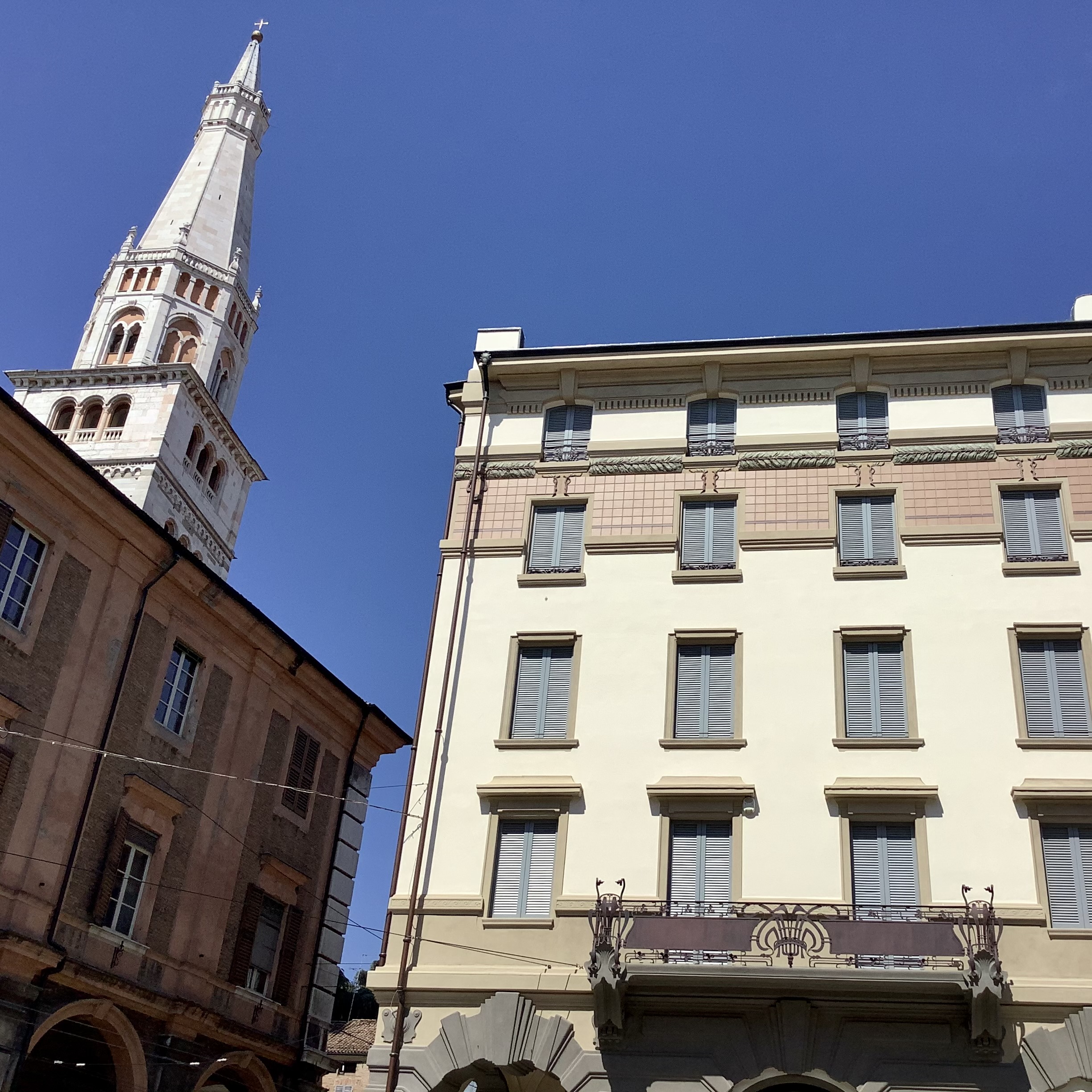 LA MODENA LIBERTY DEL NUOVO DIURNO E DI PIAZZA MAZZINI - Zarabazà