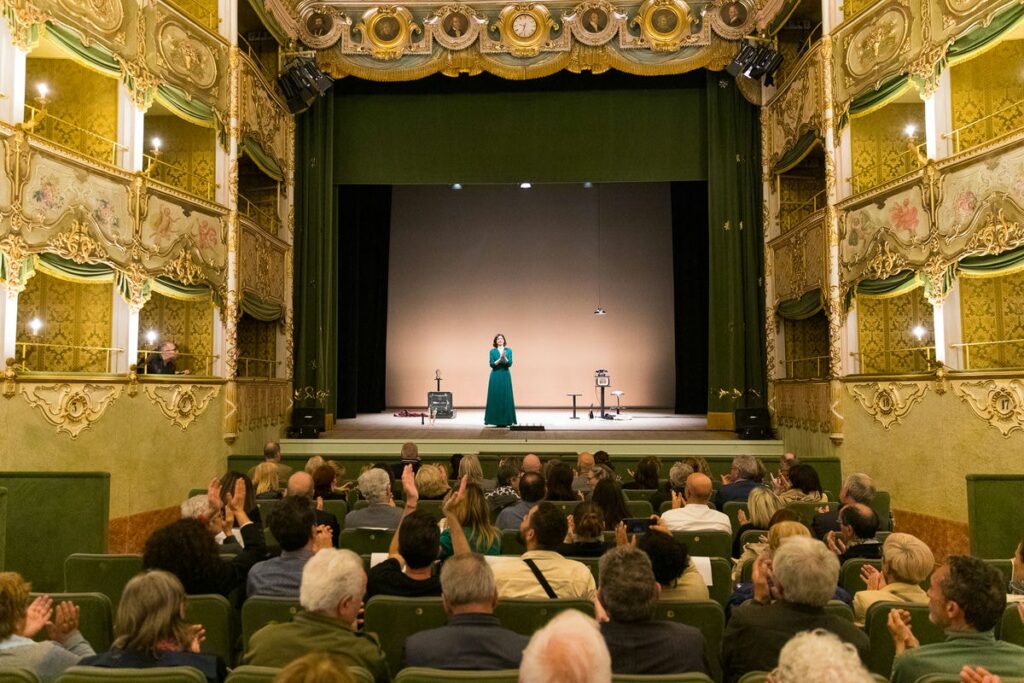 Cinzia Spanò porta la resistenza dell’Arte a Musikè.